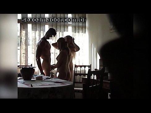 ❤️ Inimbitahan ng mga sex friends ang isang higanteng lalaki at isang threesome kasama niya ️❌ Anal video sa tl.niceporn.ru ❤